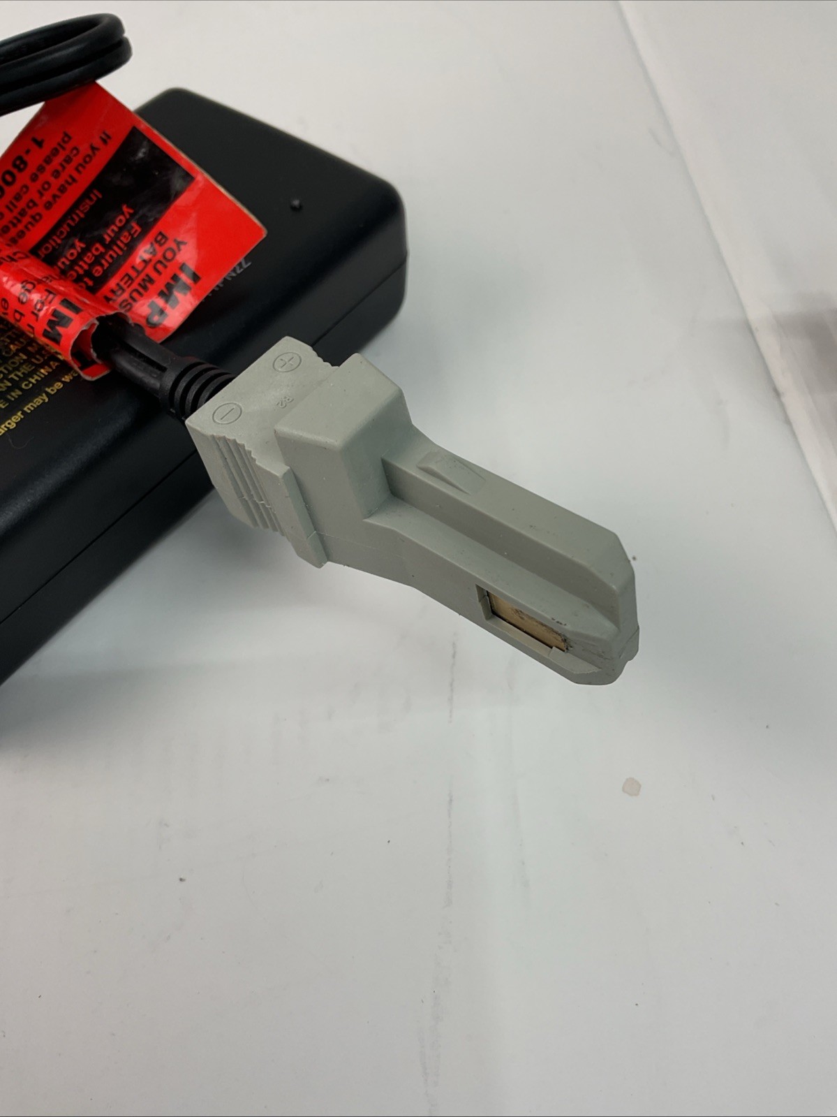 Fisher Price Power Wheels 12 Volt Quick Charger Model 00801-1429