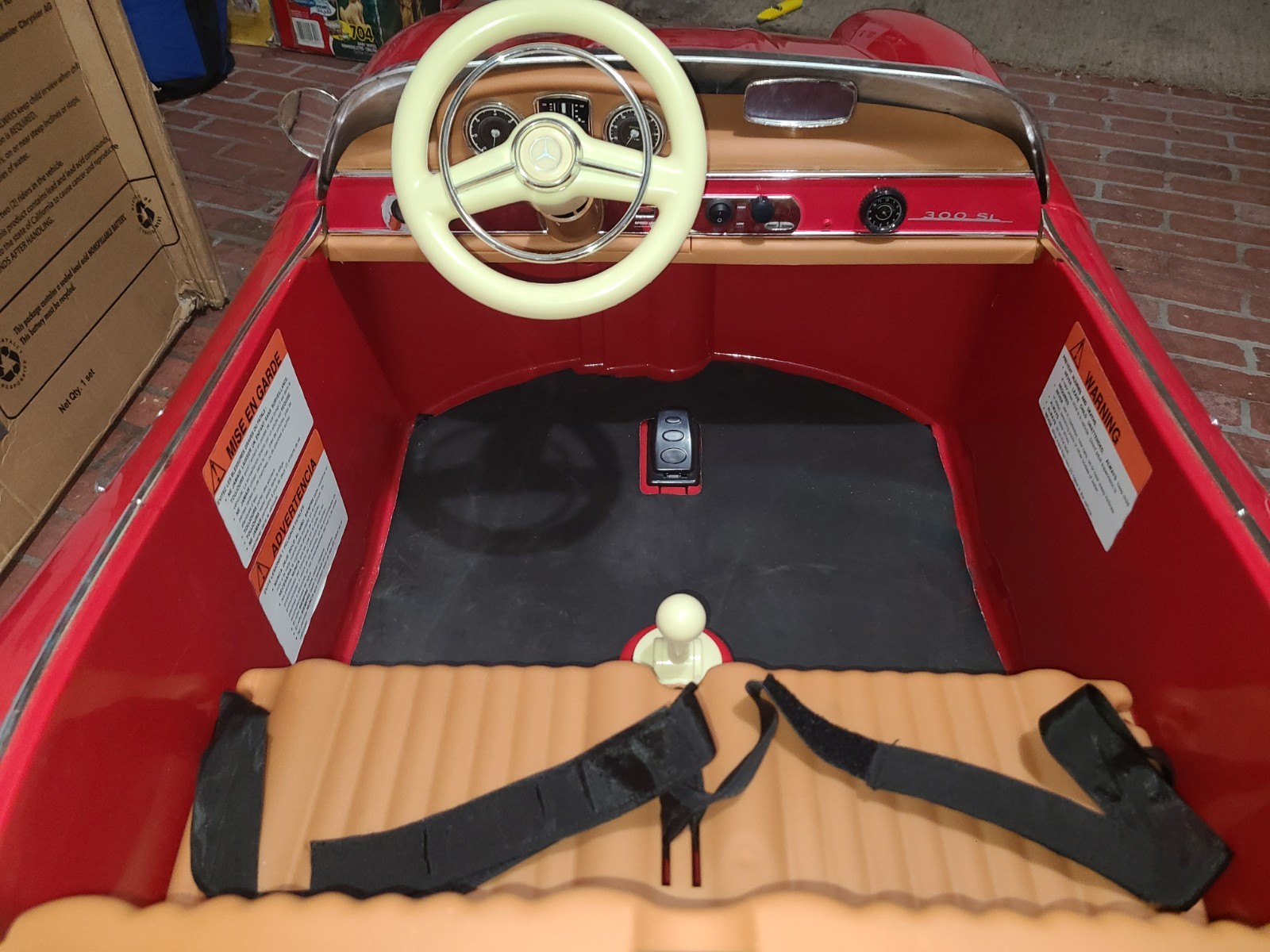 RARE – Kid Trax Mercedes-Benz SL300 12V Electric Ride-On Car For 2 – IOB