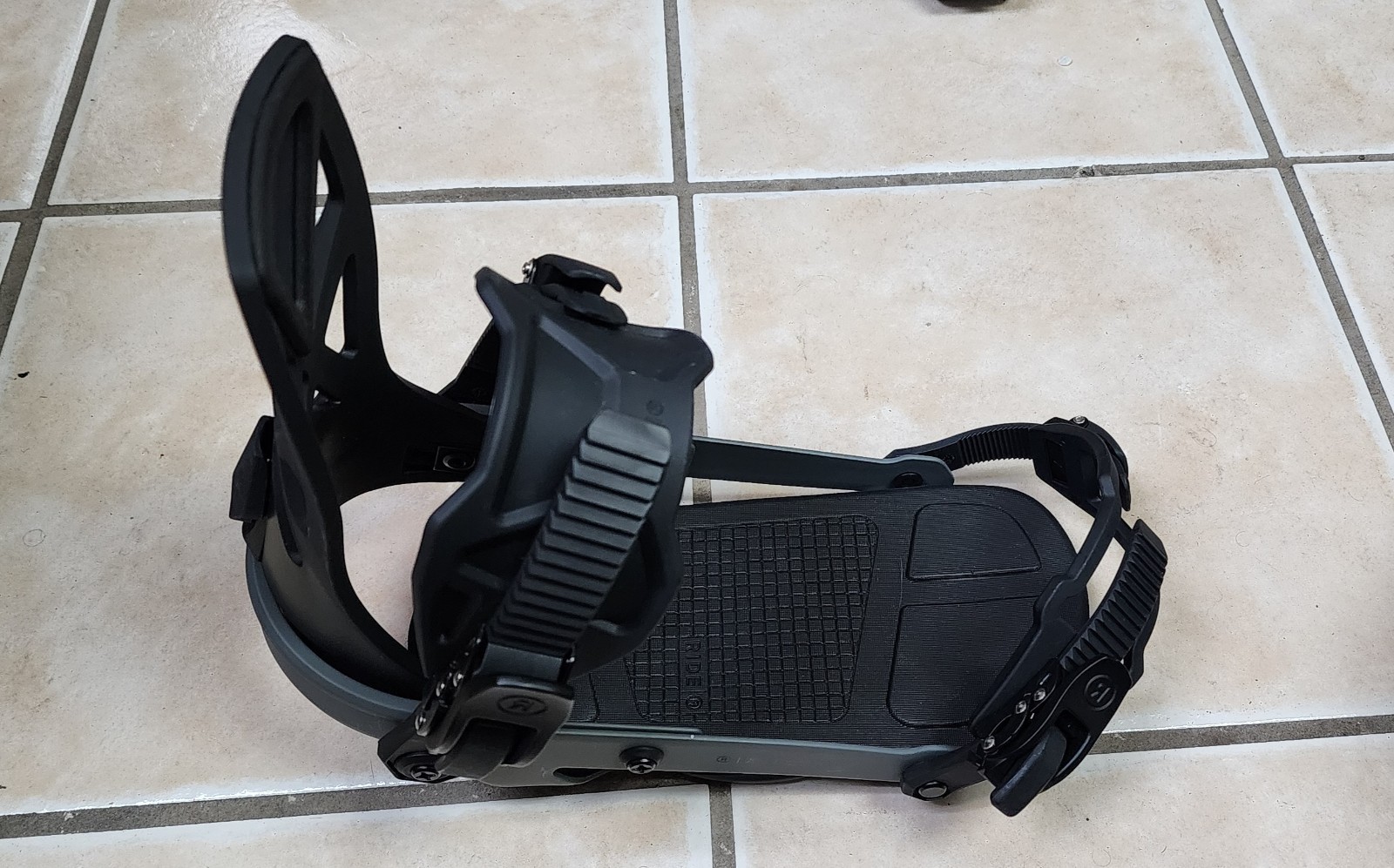 Ride A4 ( Binding Only ) Size Medium Right Side (B10)