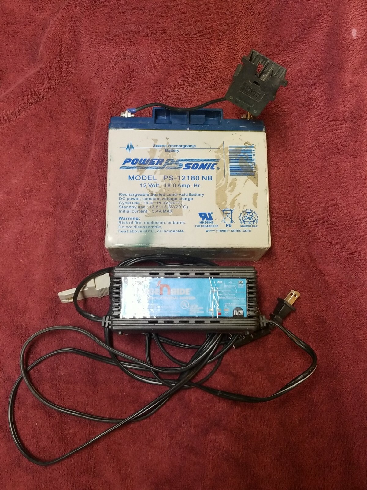 Schumacher CR-1 Charge ‘n Ride 6/12 Volt Battery Charger w/ 12 V 18 A/Hr Battery