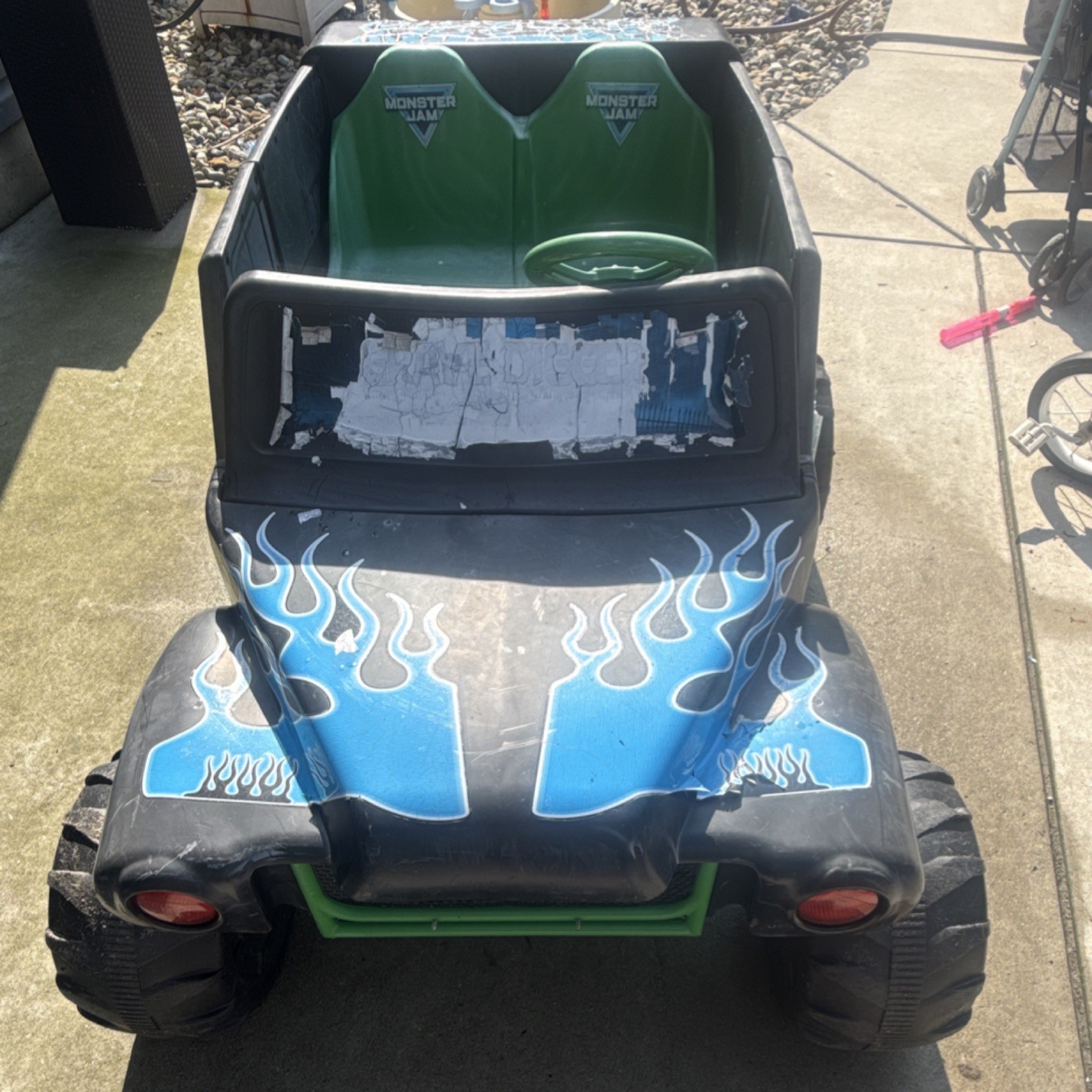 Monster Jam Grave Digger Battery Operated 24v Ride-On Toy Truck Cars Theme