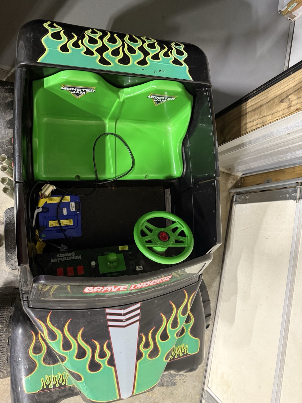 Monster Jam Grave Digger 24 Volt Battery Powered Kids Ride on Truck Quad Vehicle