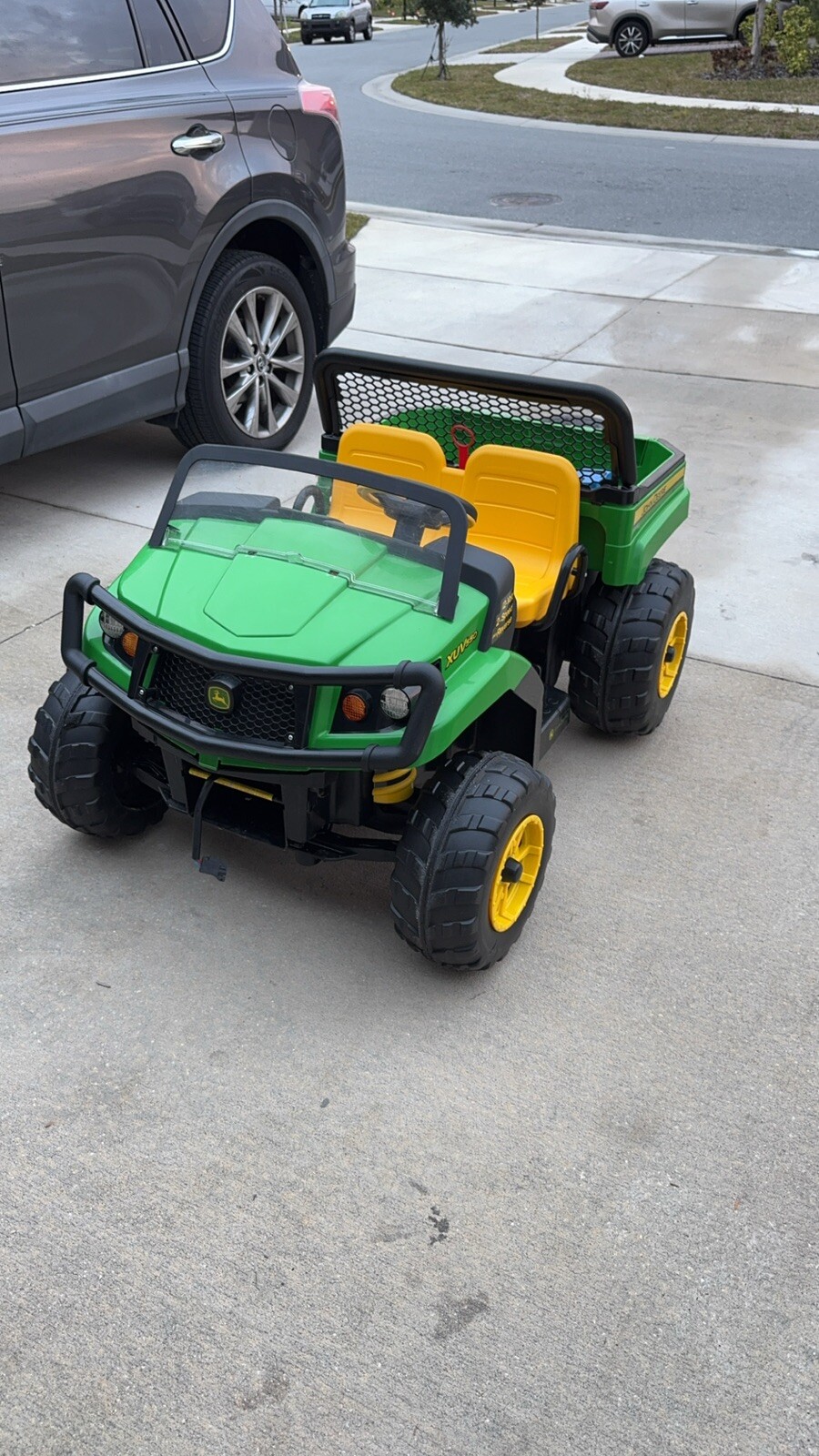 Peg Perego John Deere Gator XUV12-volt Battery-powered Ride-onToy