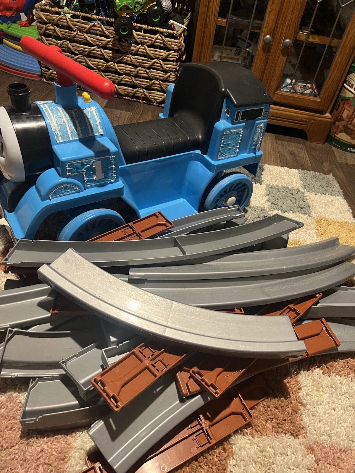 Power Wheels Thomas & Friends Thomas tank Engine Ride-On Train w/ Track