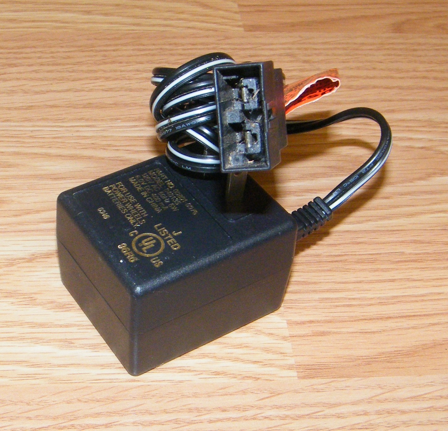 Fisher Price (040135) Power Wheels 6V 400mA 6W 60Hz AC Power Supply (00801-0976)