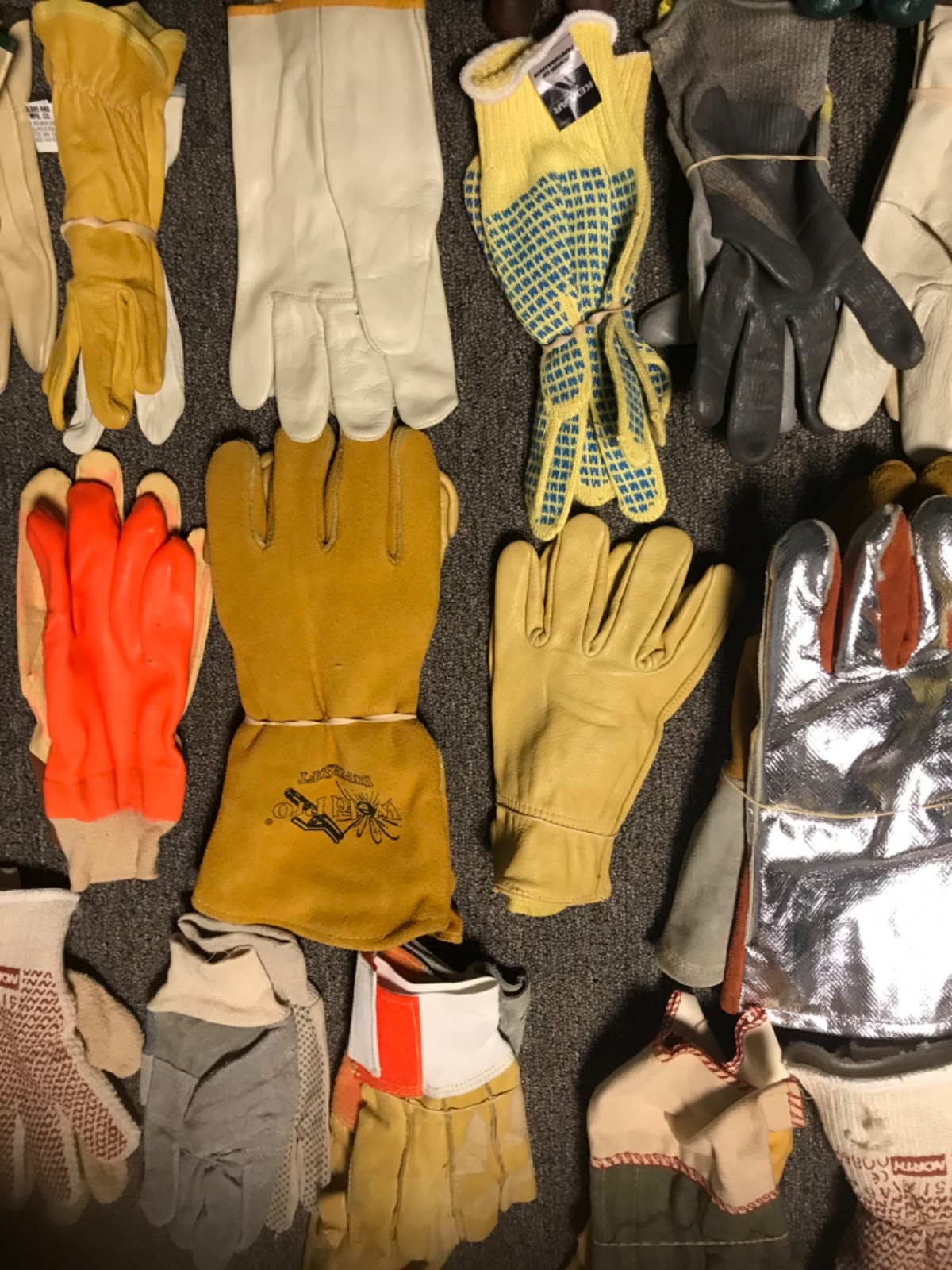 30 pairs of Heavy Duty work gloves-