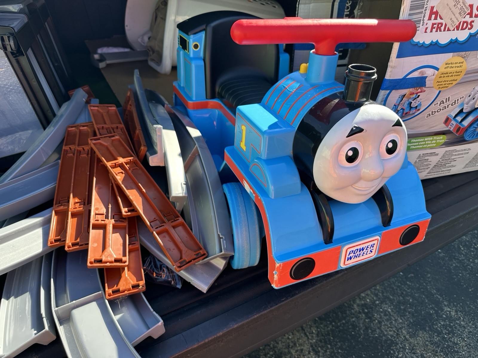 Fisher Price Power Wheels Ride-on Thomas & Friends Thomas W/ Tracks & Charger