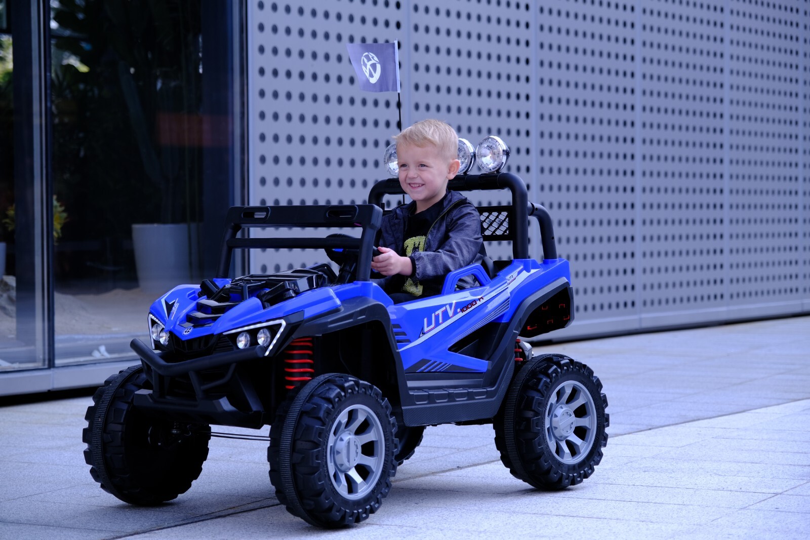 Vivicreate Kids ride on car 12v battery remote control iphone app LED lights