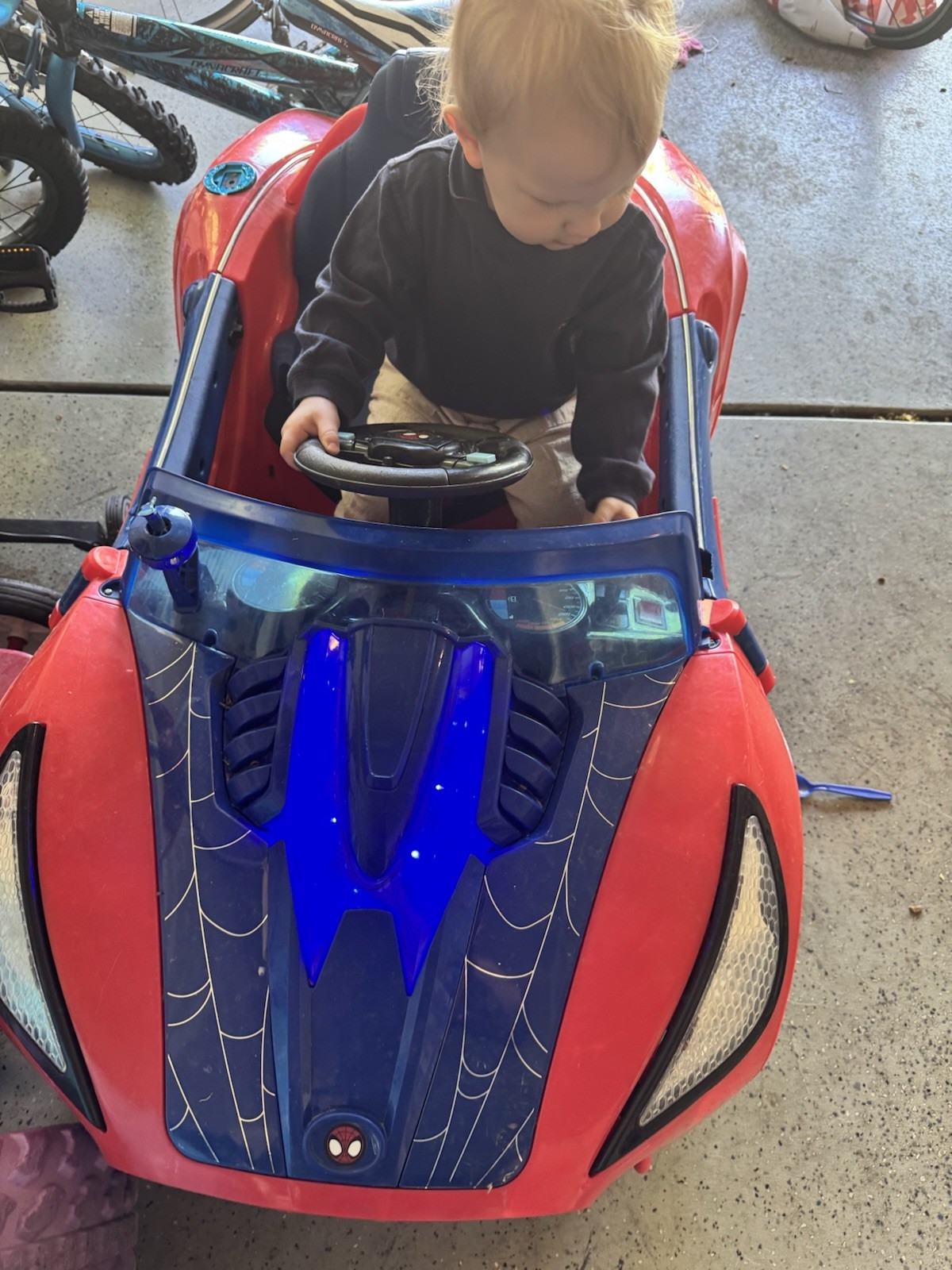 Dynacraft Spider-Man 6V Super Car Ride-On with Remote, Marvel Spidey and Friends