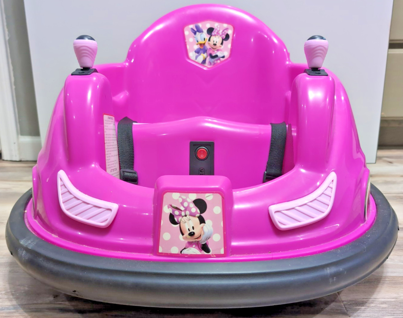 Disney’s Minnie Mouse 6V Bumper Car, Battery Powered Ride on by Flybar