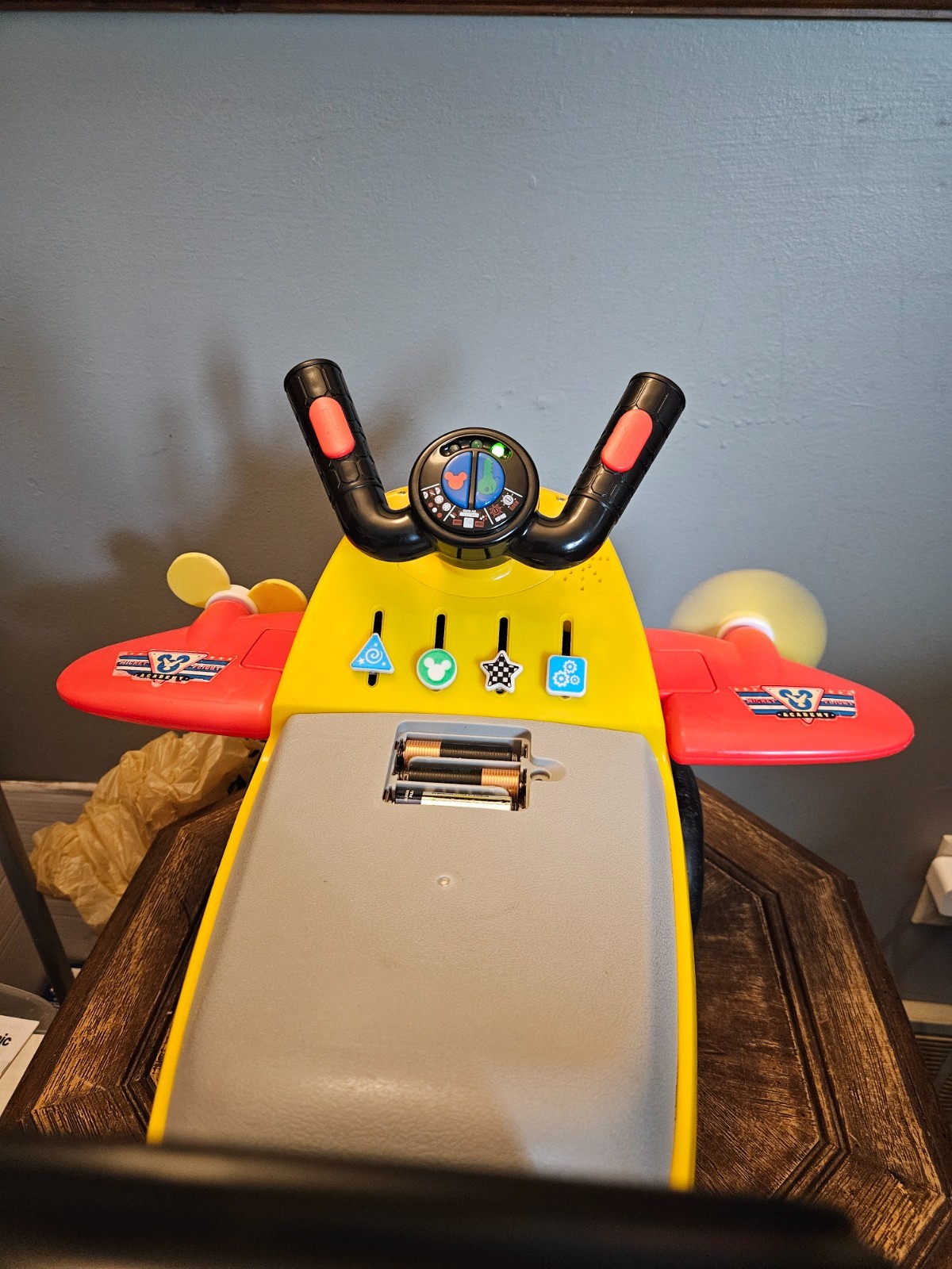 Kiddieland 55376 Disney Lights and Sounds Activity Ride-On Mickey Mouse Plane