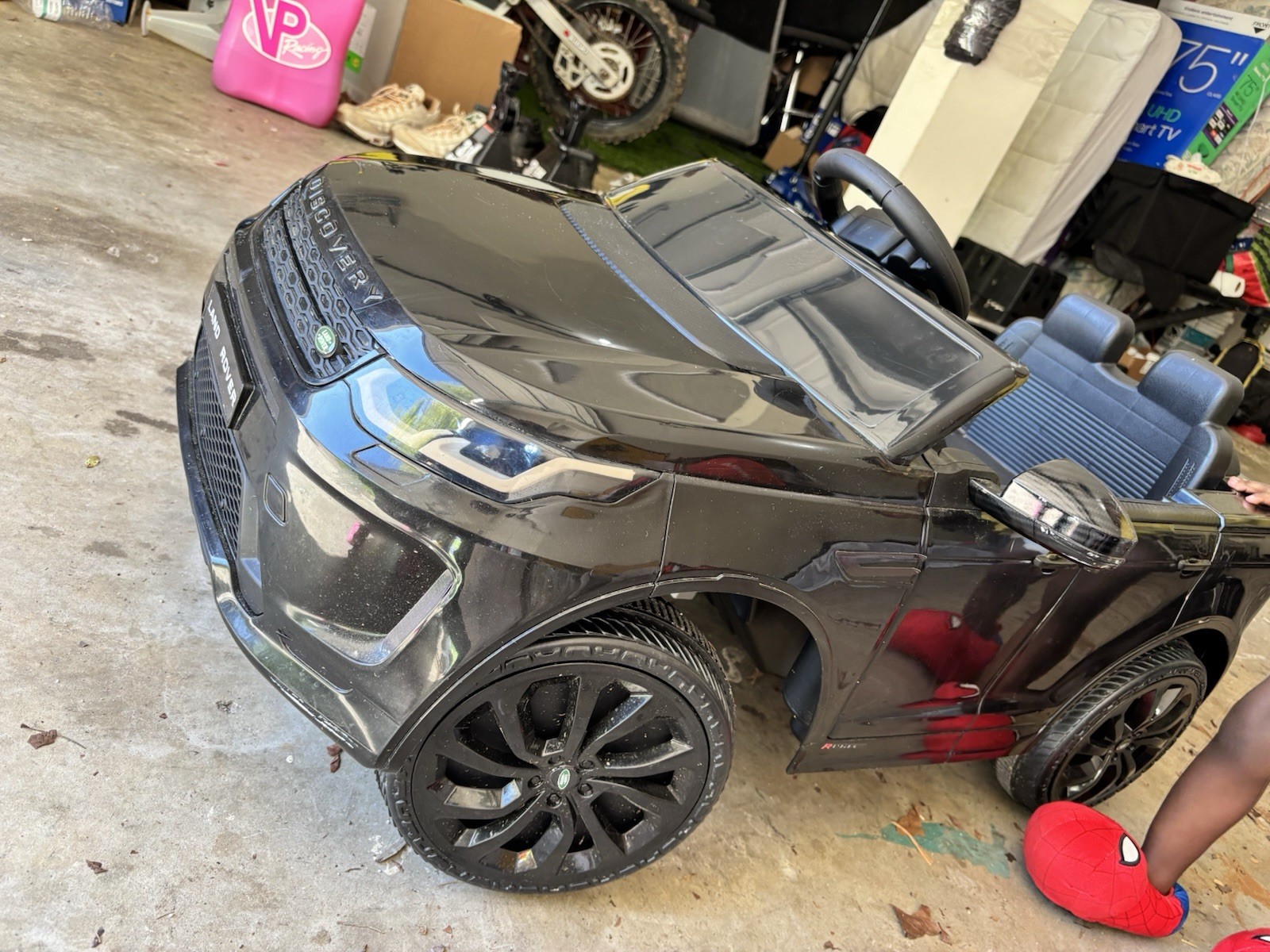 Land Rover Discovery Black Battery Operated Ride-On Toy Car for Ages 3-7