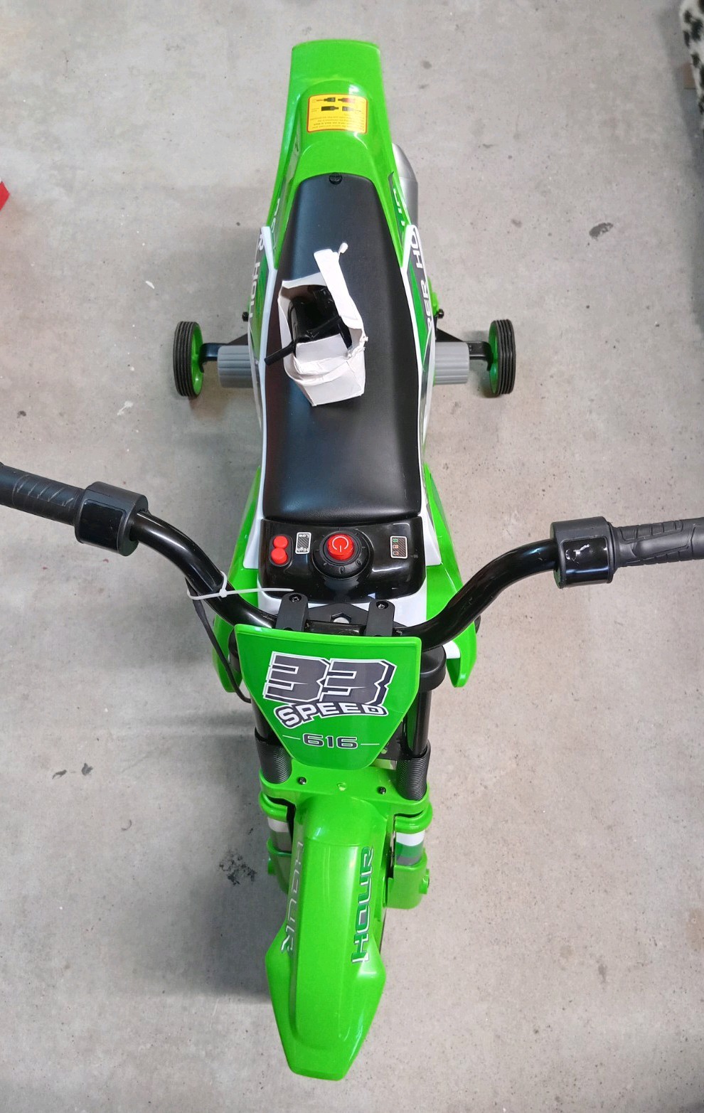 Green Battery Operated Ride-OnMotorcycle with TrainingWheels for Ages3-4 Max30kg