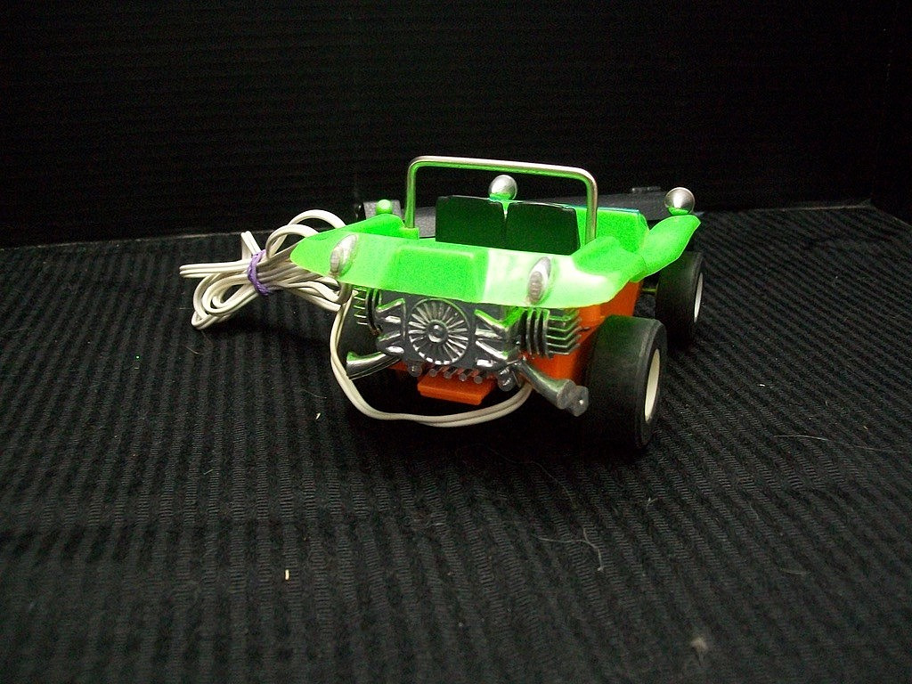 BATTERY OPERATED VOLKSWAGEN SAND BUGGY