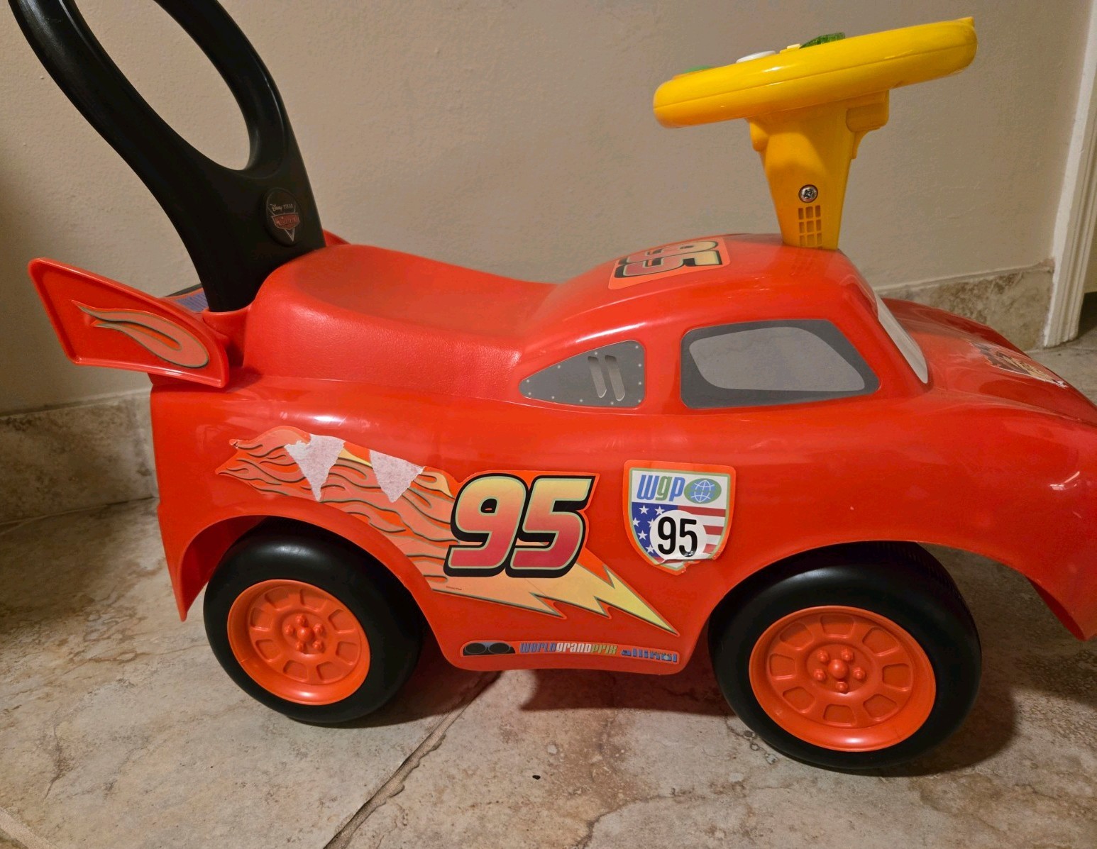 Disney Pixar Cars Lightning McQueen Light ‘N Sound Ride-On