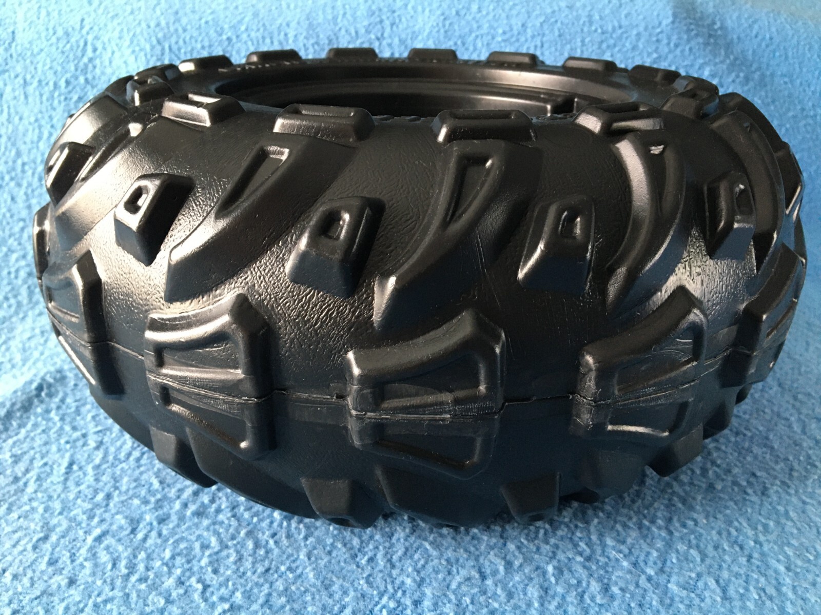 POWER WHEELS Ultimate Terrain Traction Right Tire J8472-Q801-02 NEW