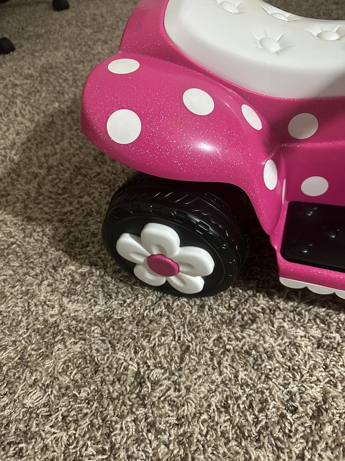 6V Minnie Mouse Quad Battery Powered Ride-on Ages 3+ Lightly Used no charger
