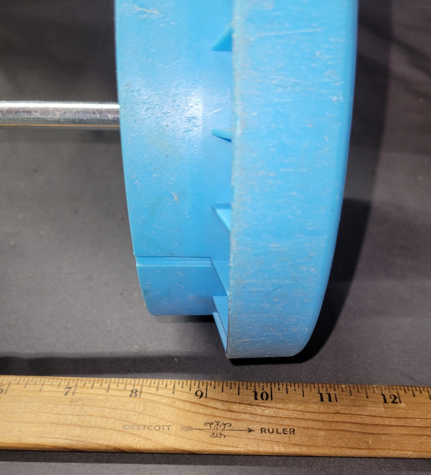 Peg Perego Thomas the Train Ride On Replacement Parts 2 Blue Wheels Caps 1 Axl