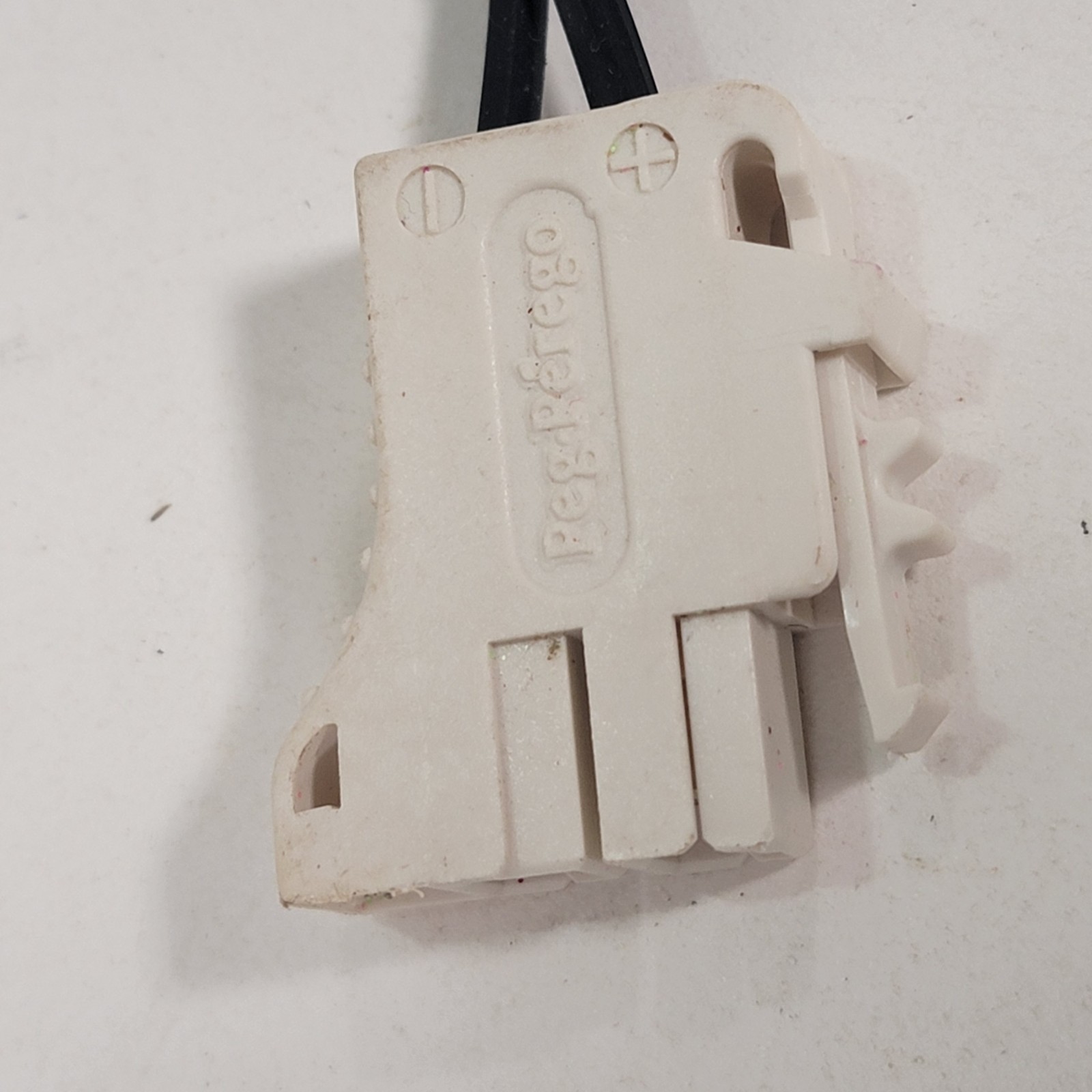Genuine OEM Peg-Perego 6-Volt Battery Charger, Model 25200019
