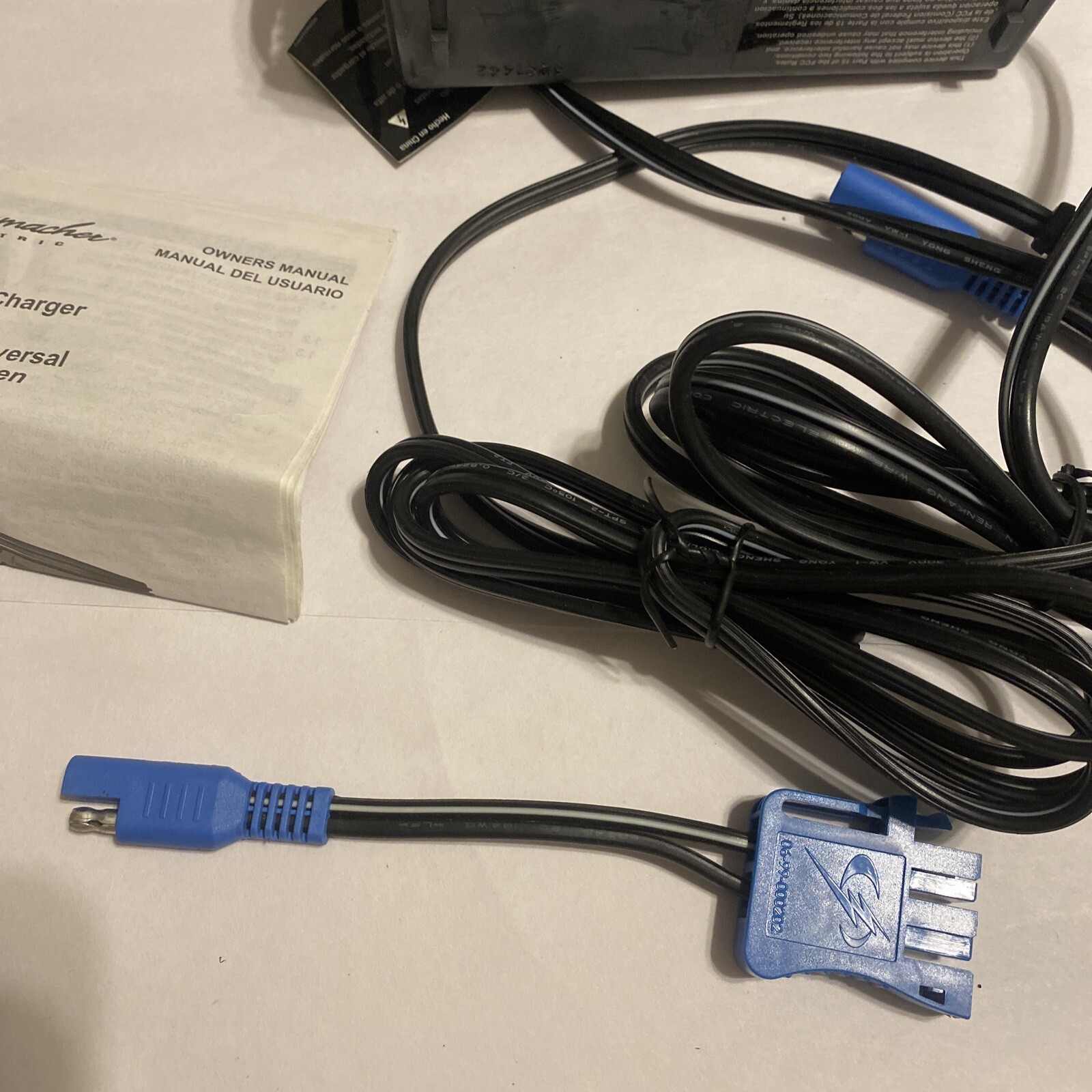 Schumacher Charge N Ride CR1 Universal Charger For Ride On Toys – 1 Connector