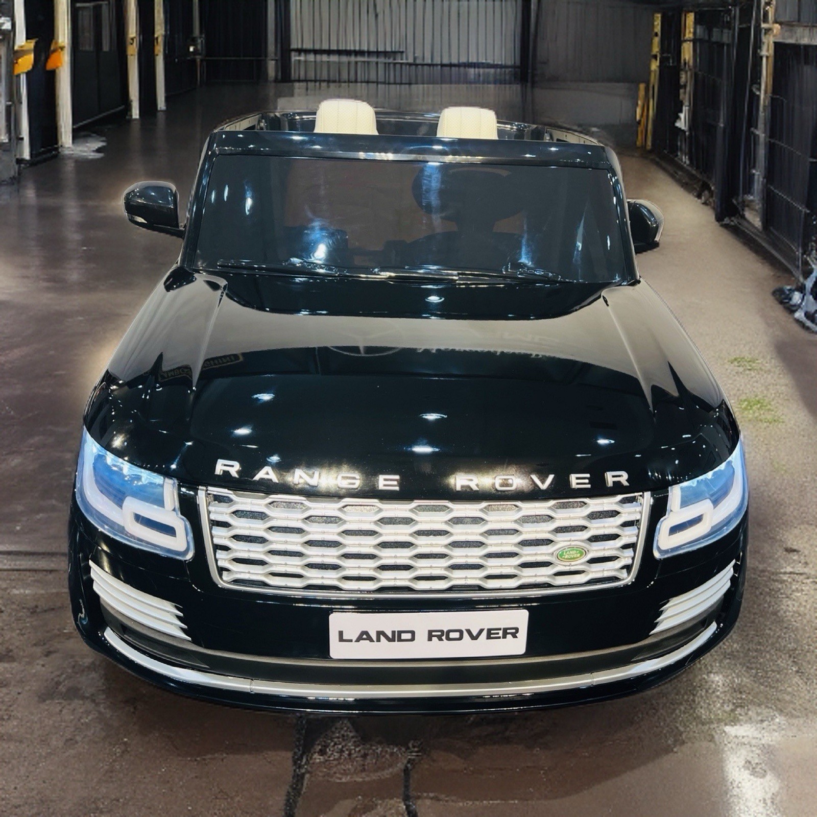 Ride on Big kids (4+) Range Rover (Display Model-Store pickup)