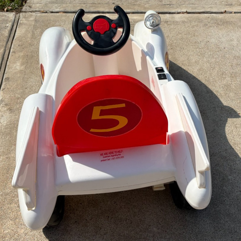 Speed Racer MACH 5, 6 volt WITH BOX electric ride on car new battery 2008 works!
