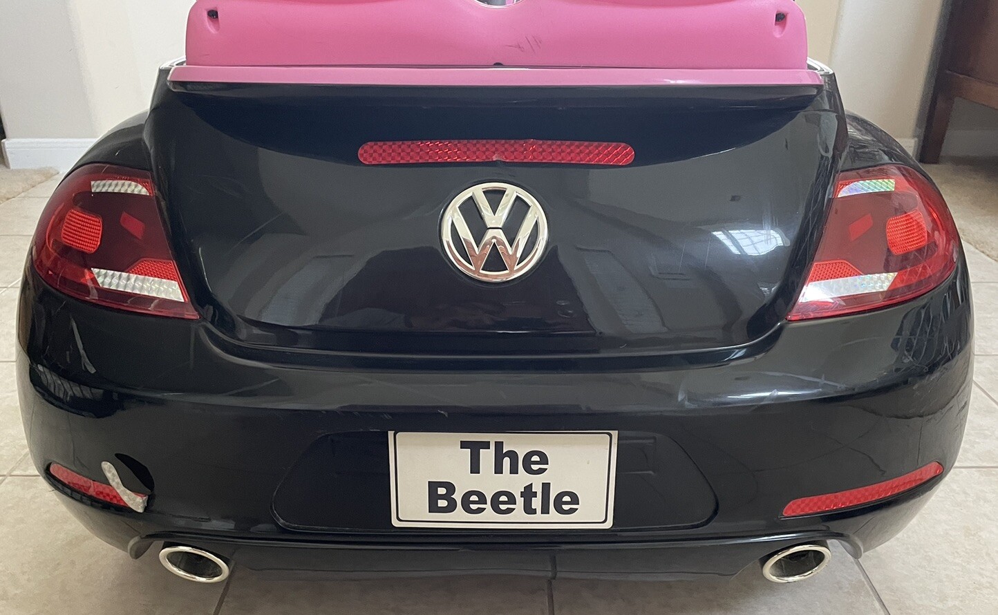 Kid Trax Pacific Cycle Black Pink Volkswagen Beetle Ride On Electric Car 2-Seat
