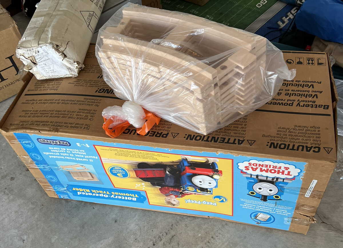Original 2000s Thomas the Tank Engine Battery Rider – LOCAL PICKUP ONLY