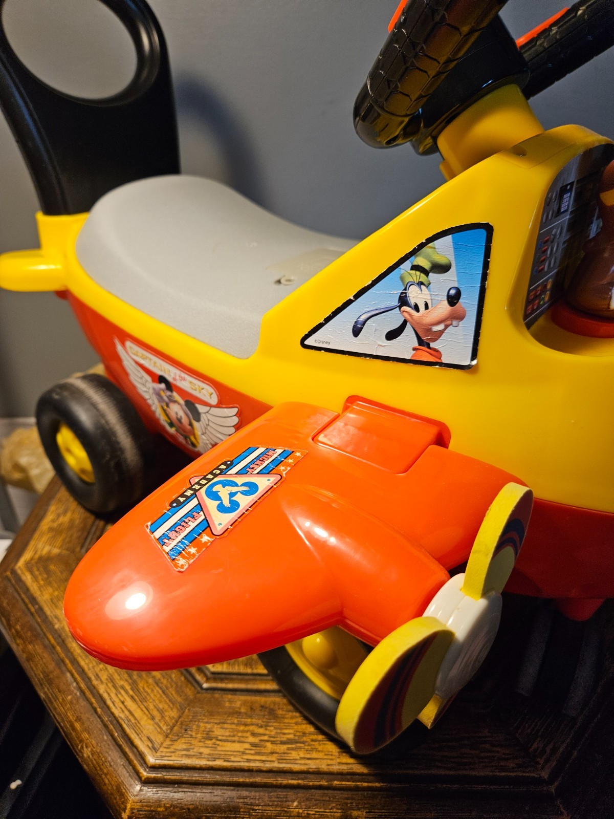 Kiddieland 55376 Disney Lights and Sounds Activity Ride-On Mickey Mouse Plane