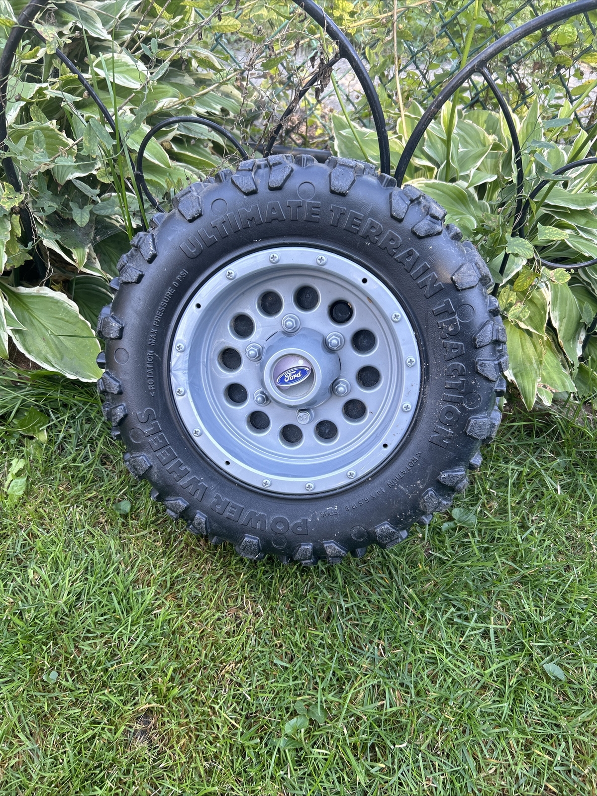 Power Wheels, Ford F150 Front Left Passenger Wheel And Hubcap With Rear Hub