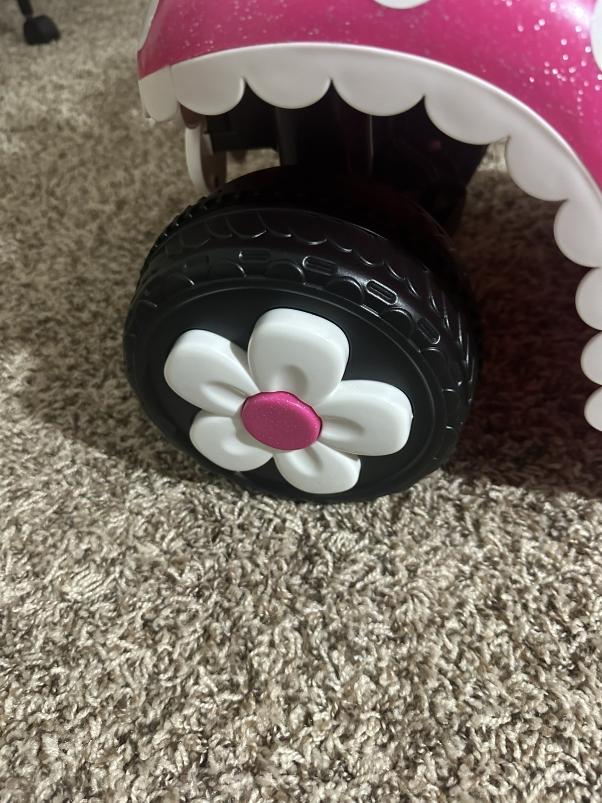 6V Minnie Mouse Quad Battery Powered Ride-on Ages 3+ Lightly Used no charger