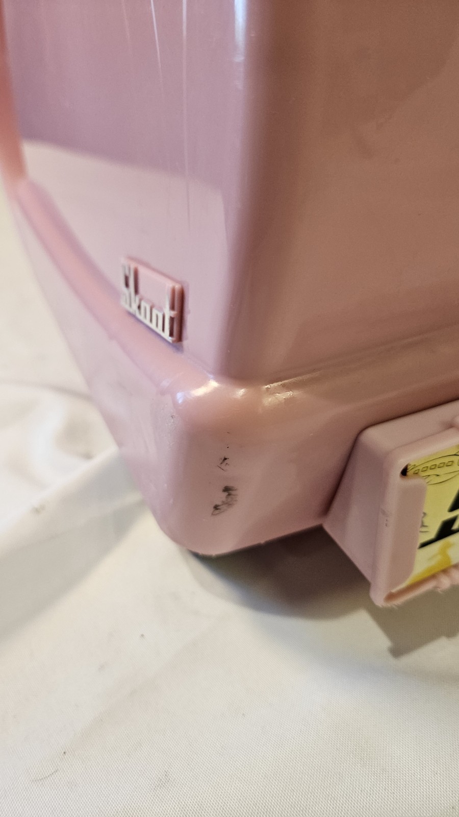 Skootcase, a 2-in-1 children’s ride-on toy scooter and suitcase
