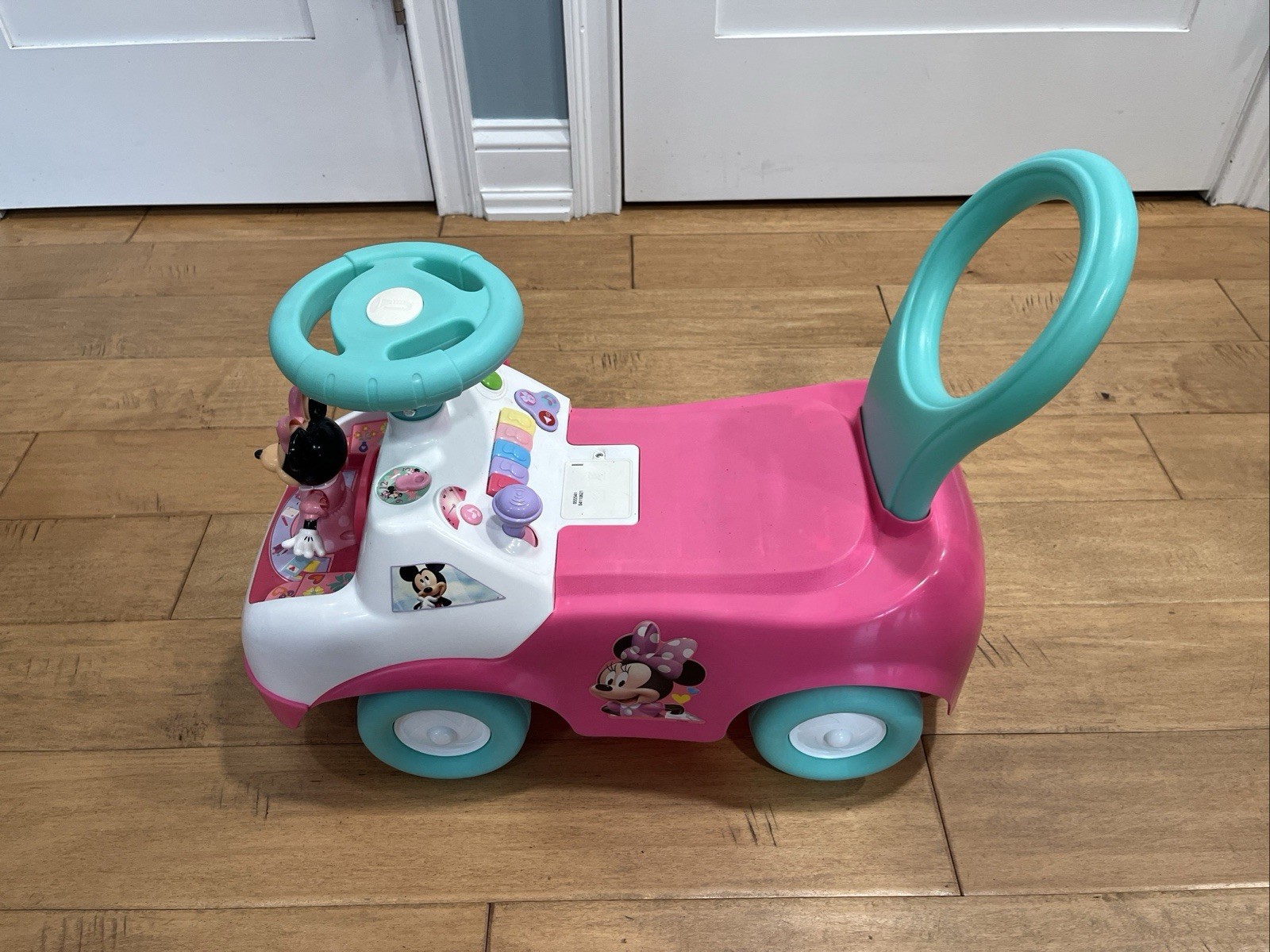 Kiddieland Disney Minnie Ride On Car With Lights/sounds