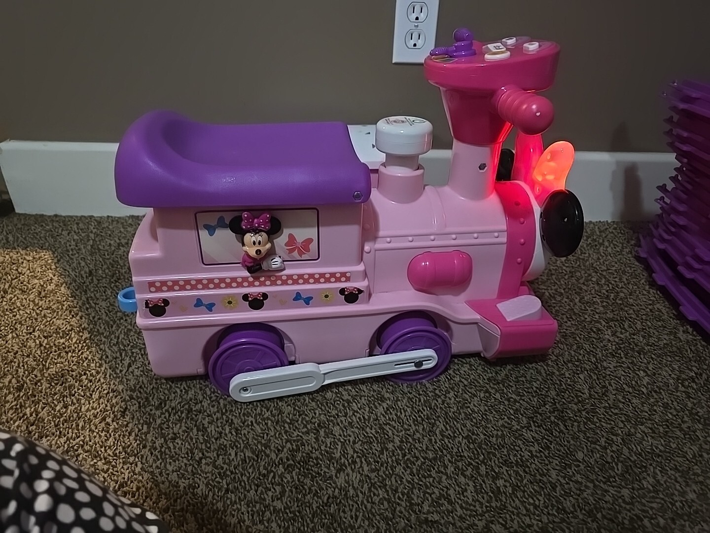 Kiddieland Minnie Ride-On Train with Caboose and Track Large
