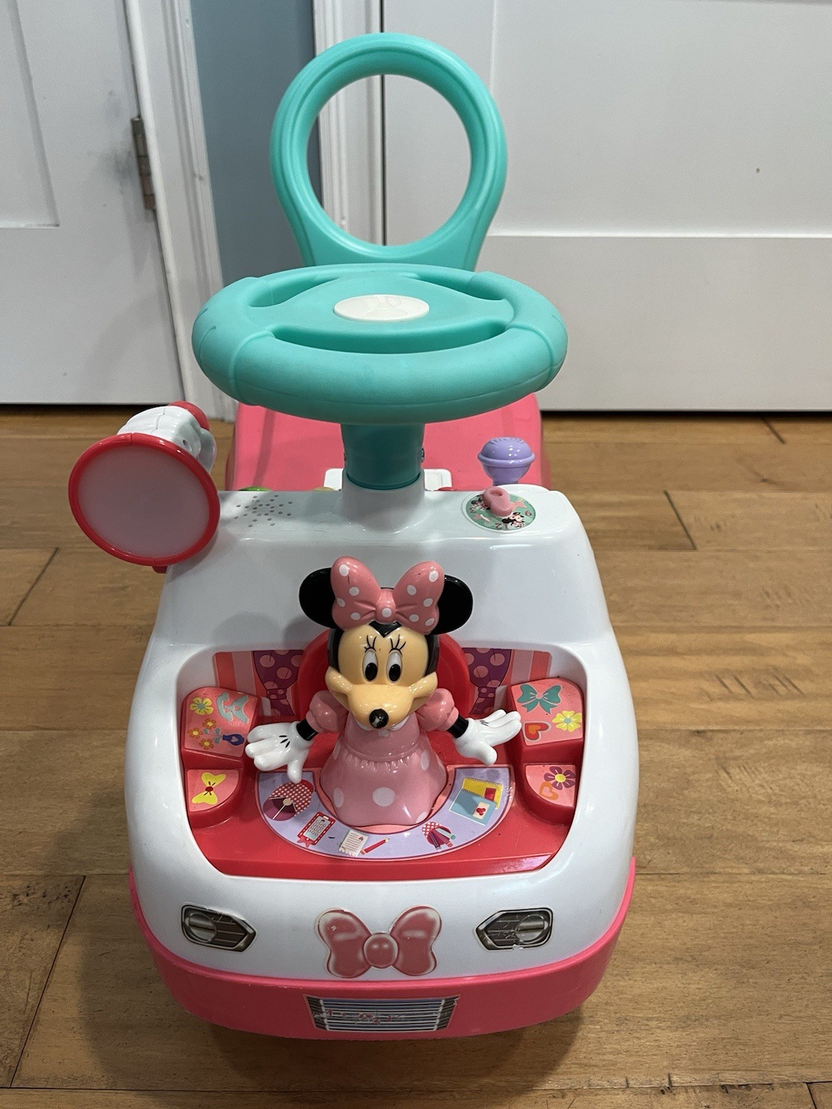 Kiddieland Disney Minnie Ride On Car With Lights/sounds