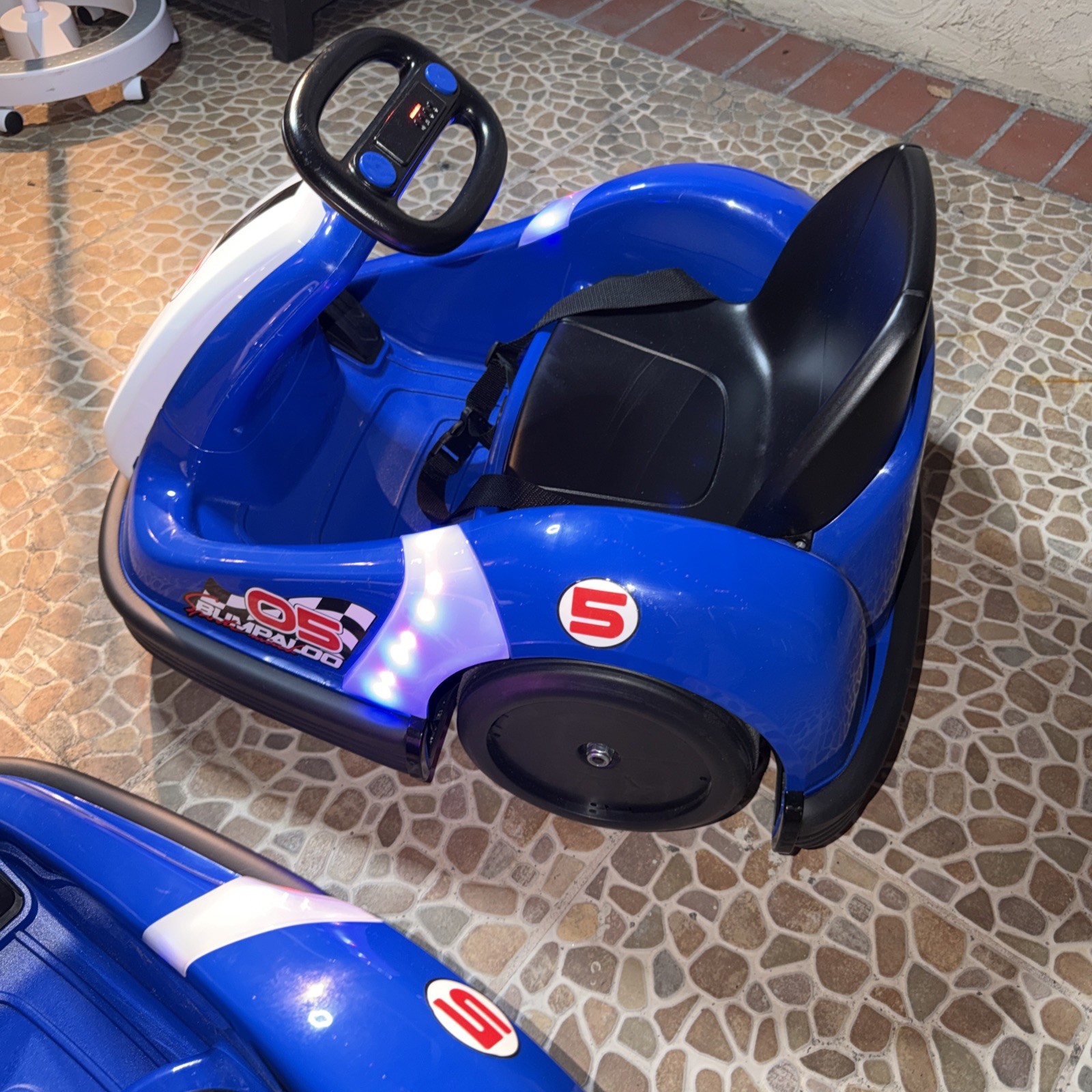2 Bumper Cars For Kid From 3 To 8, 2.2 Mph Max. They Come With Remote & Charger.