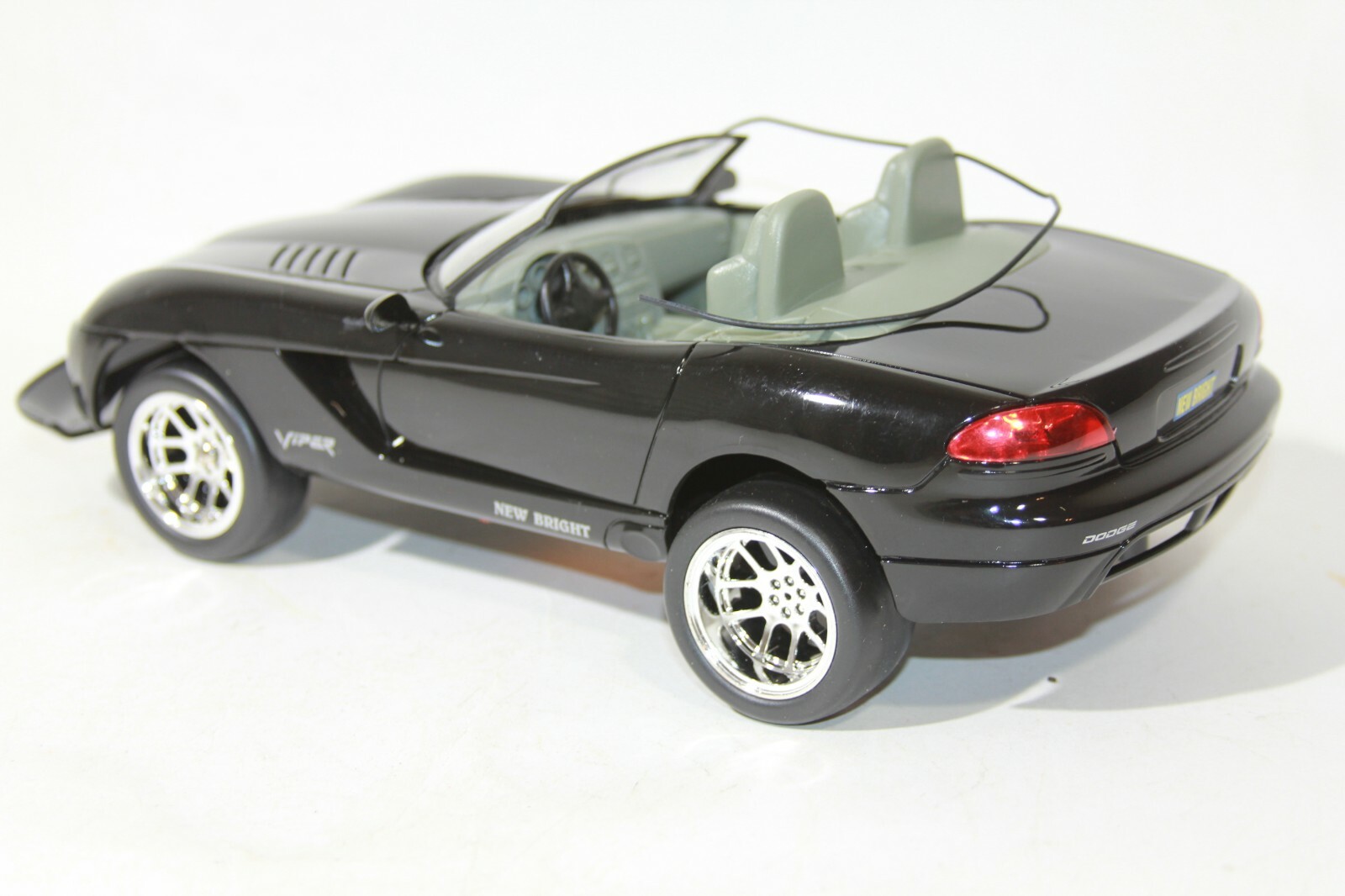 Dodge Viper SRT 10 Black Remote Control Car New Bright Platinum Collection 6.0V