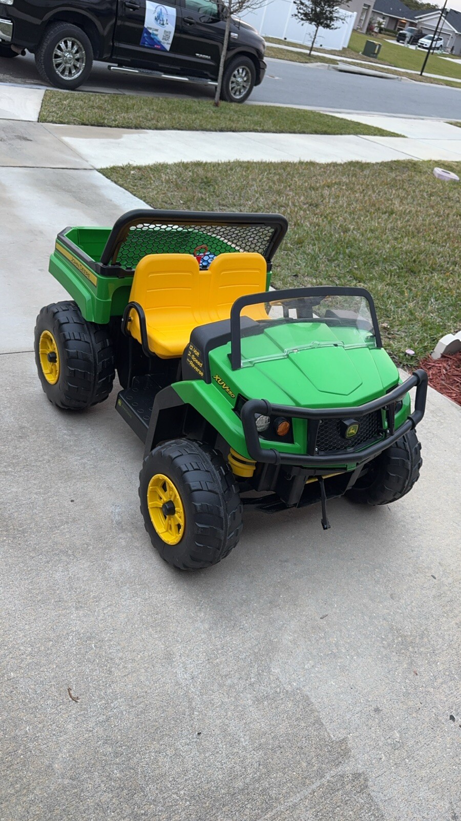 Peg Perego John Deere Gator XUV12-volt Battery-powered Ride-onToy