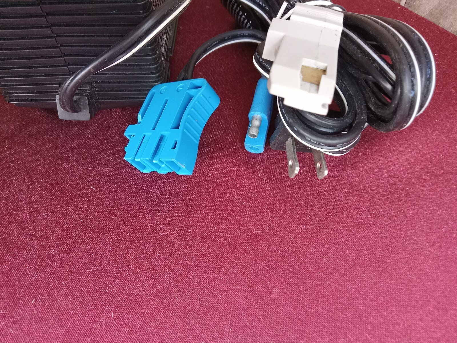 Schumacher ChargeNRide 6v/12v Automatic Universal Charger For Ride On Toys