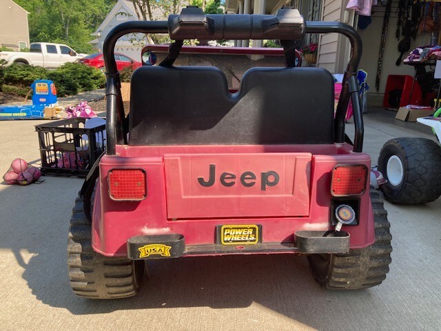 VINTAGE Working Power Wheels 1990s Jeep 4 x 4 Ride On Car RARE