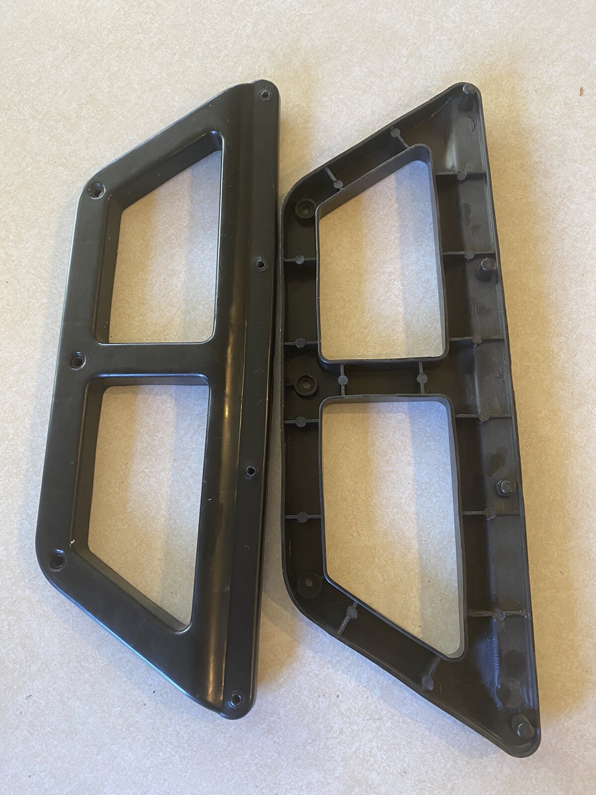 Disney Princess Mercedes: Action Wheels: Undercarriage Plastic Side Bracket