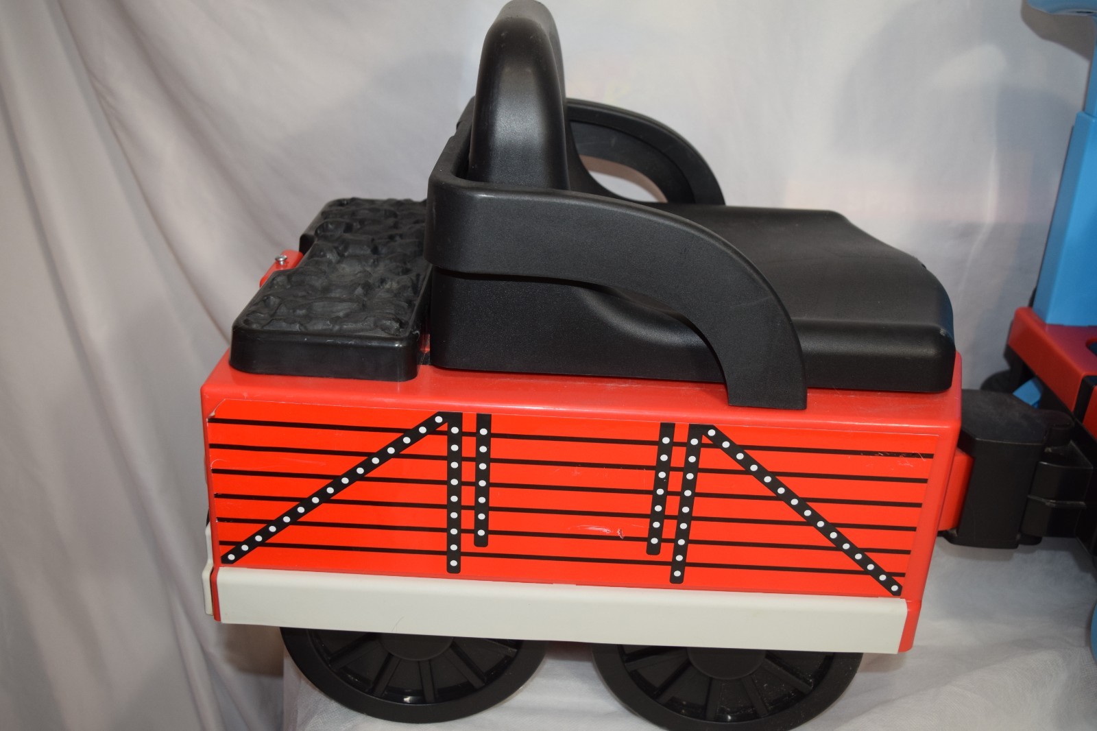 Peg Perego Thomas Tank Engine Train Ride On With Coal Car Battery Charger GUC