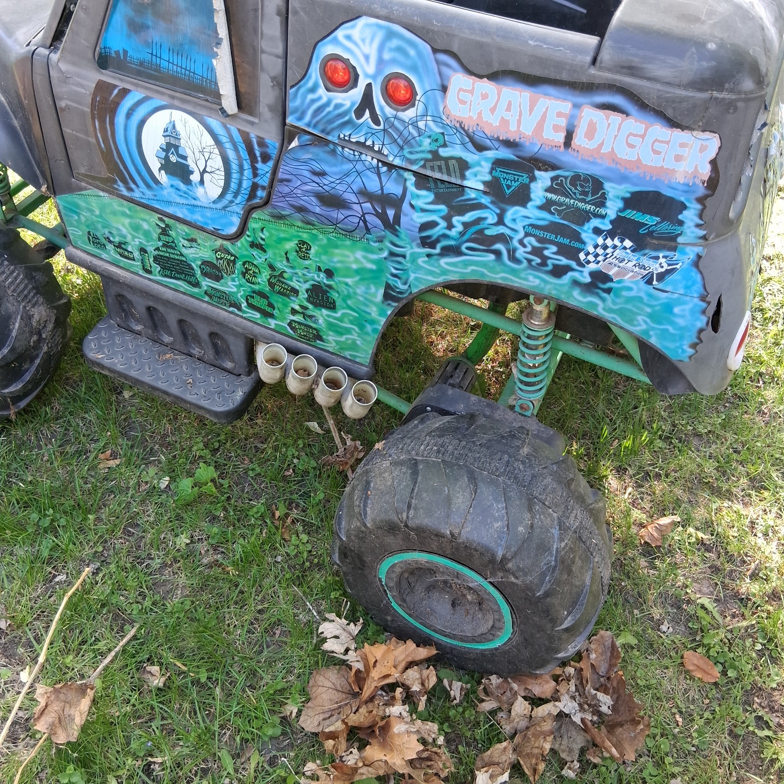 Grave Digger Power Wheels 24V