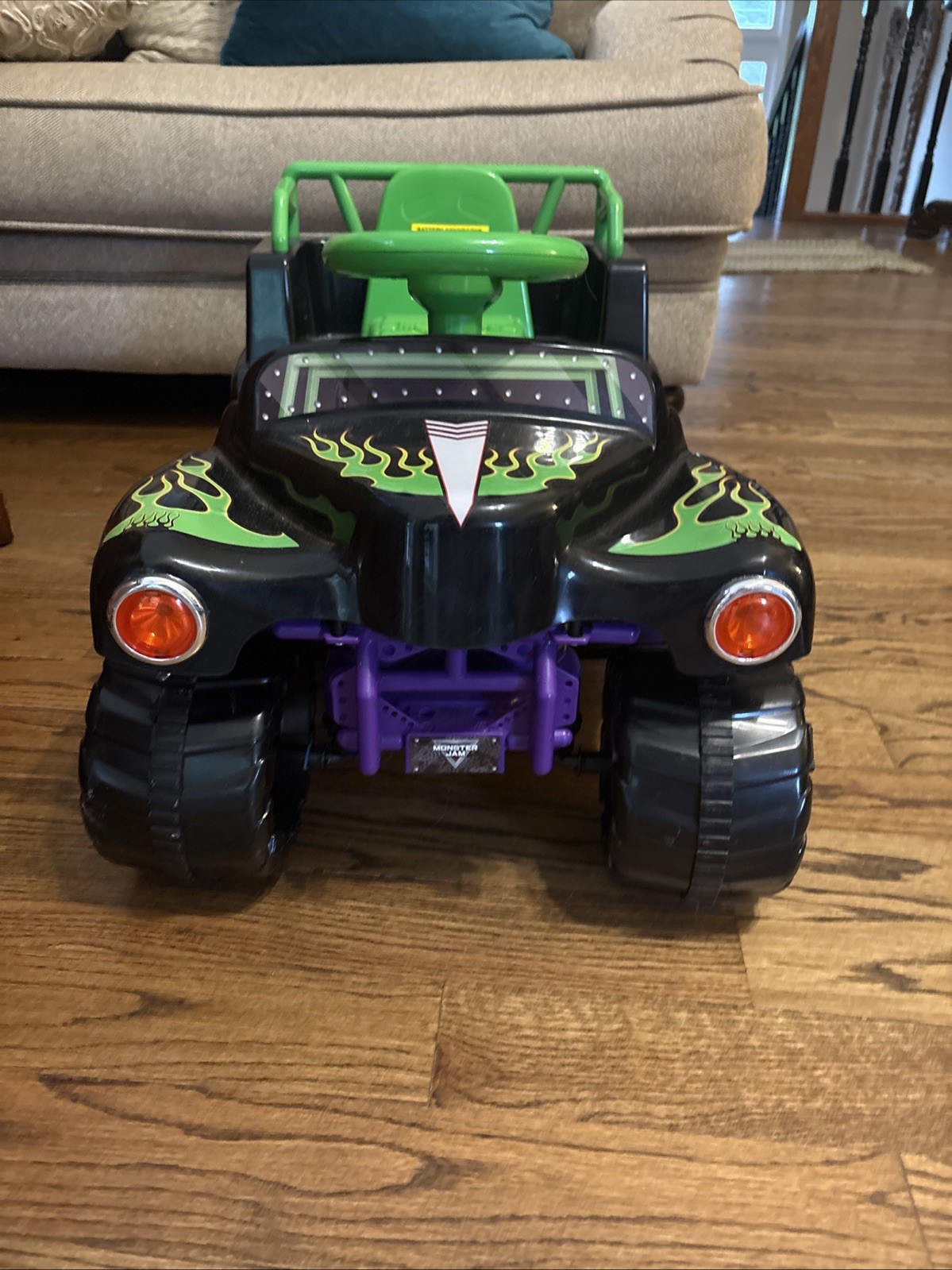 Toddler Monster Jam Grave Digger 6V RideOn Truck Car Charger Not Inc. Untested