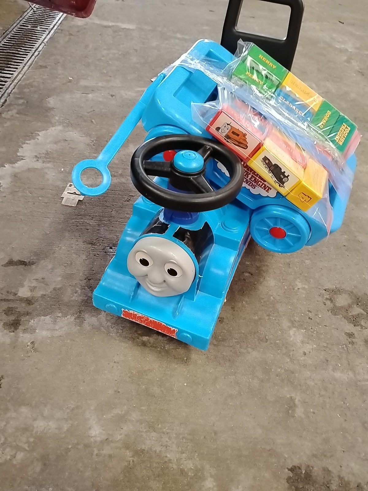Thomas and Friends Thomas the train ride on toy no sounds