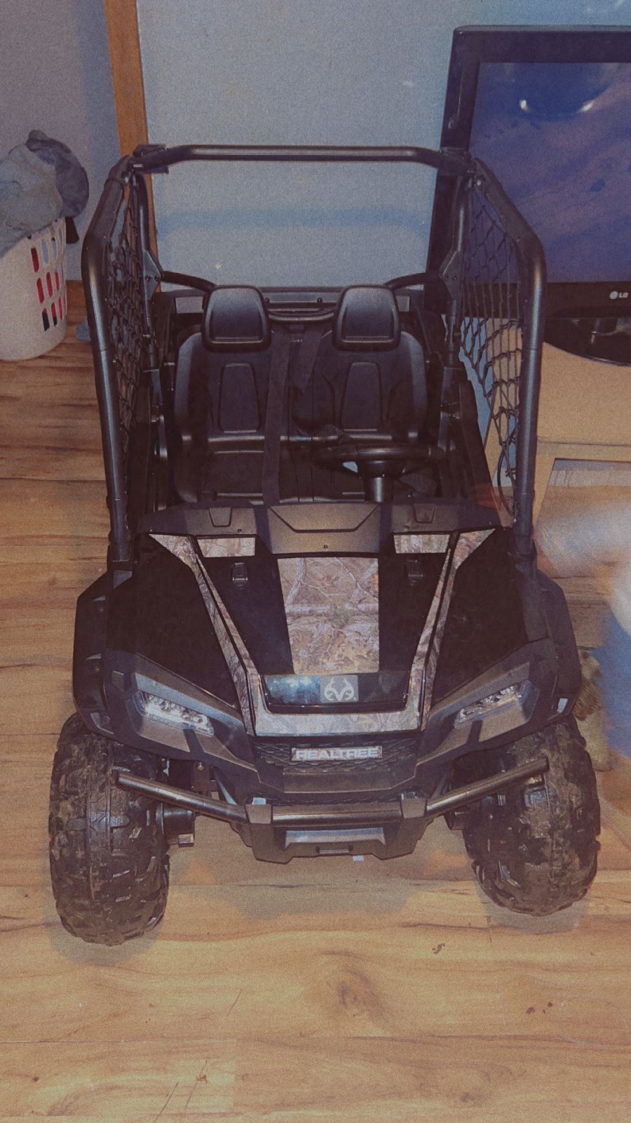 Realtree-XD 24V UTV Battery-Operated Ride-On with Remote Control Kids Ages 3+