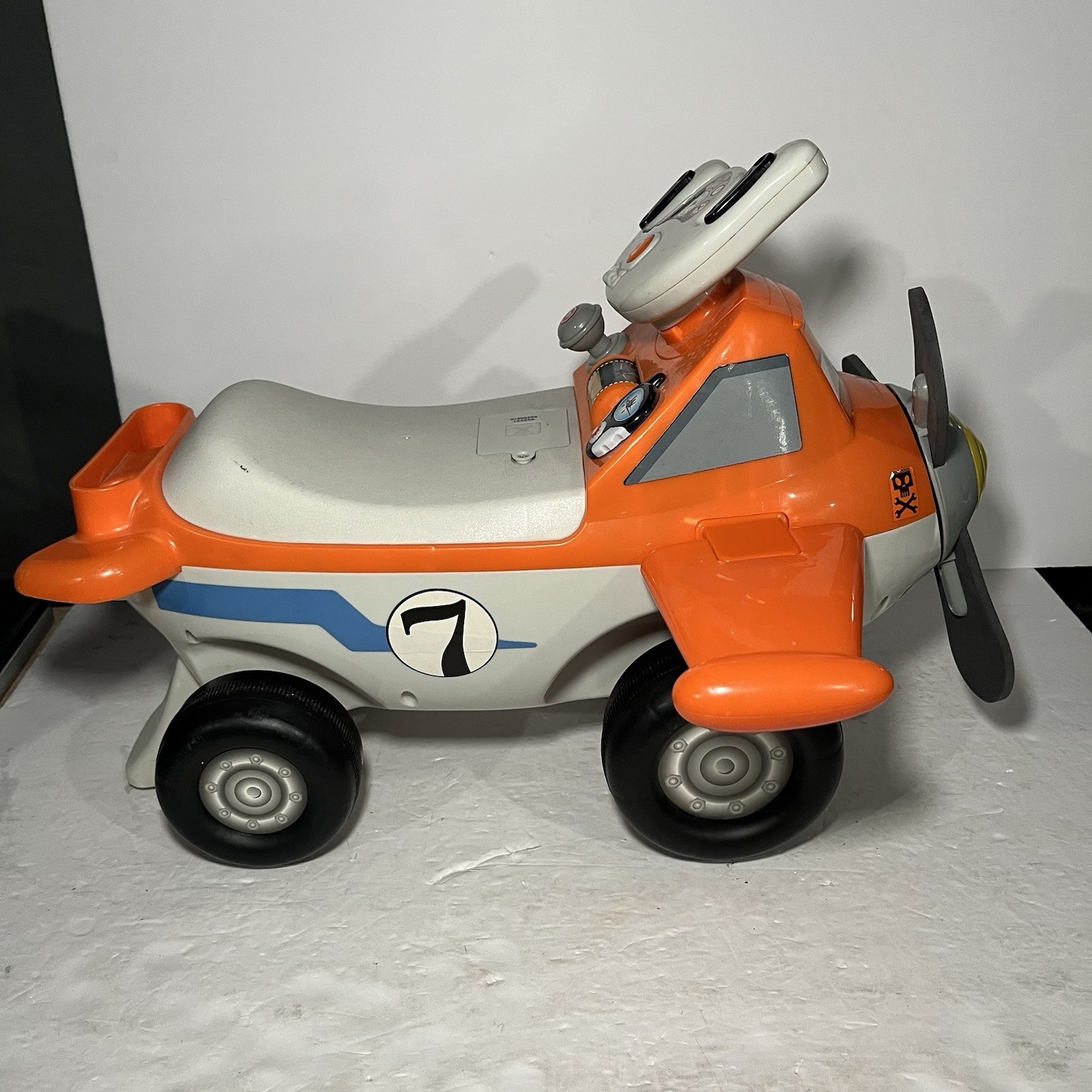 Kiddieland Disney Planes Fire & Rescue Ride On Toy Dusty Crophopper Toddler