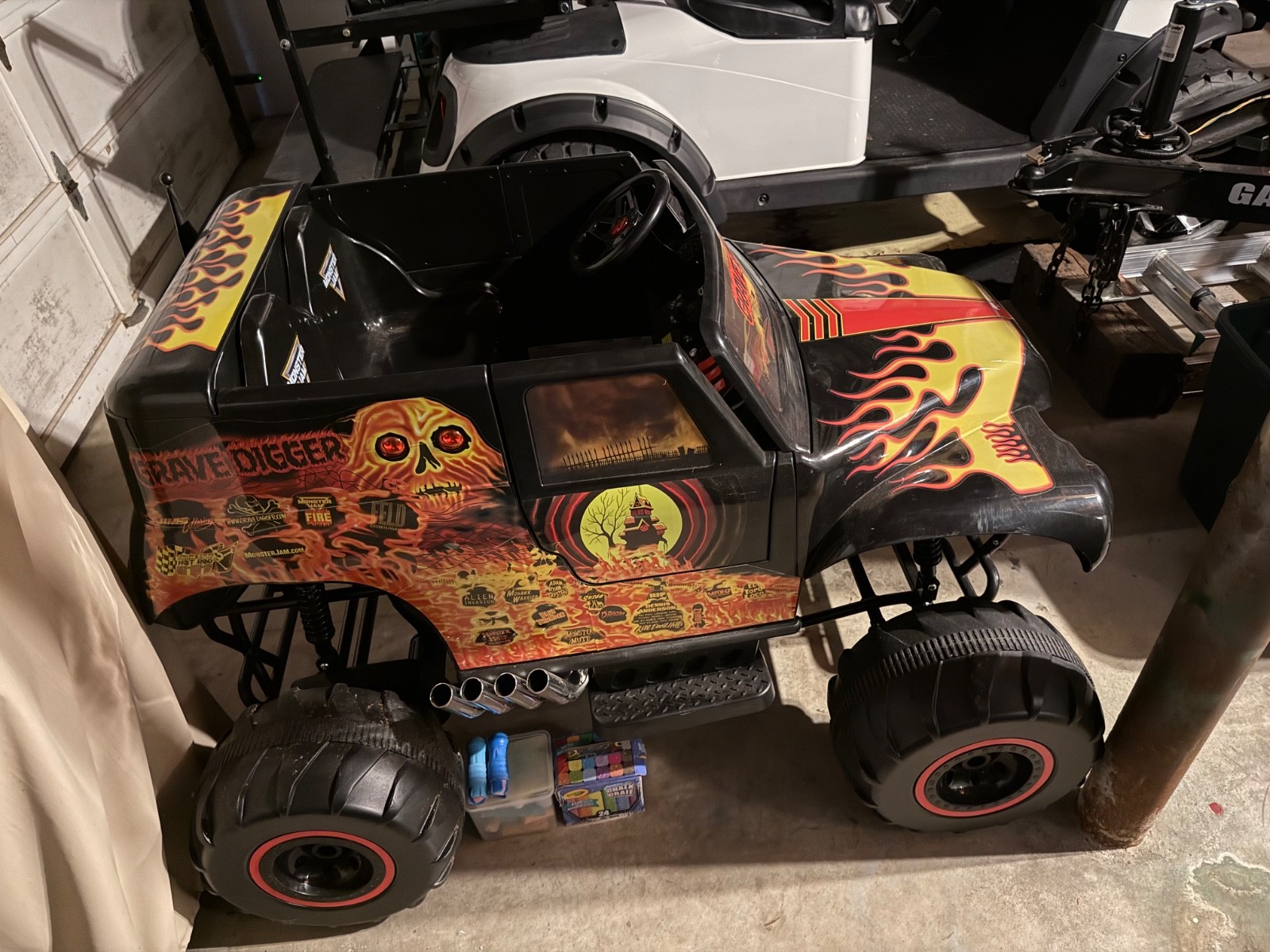 Monster Jam Grave Digger 24 Volt Battery Powered Kids Ride on Truck Quad Vehicle