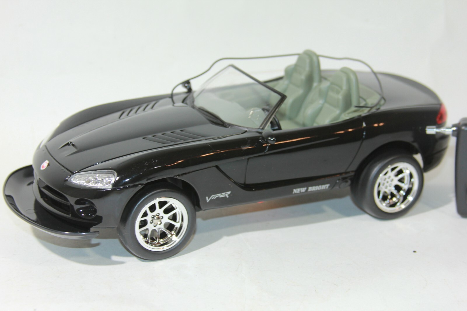 Dodge Viper SRT 10 Black Remote Control Car New Bright Platinum Collection 6.0V
