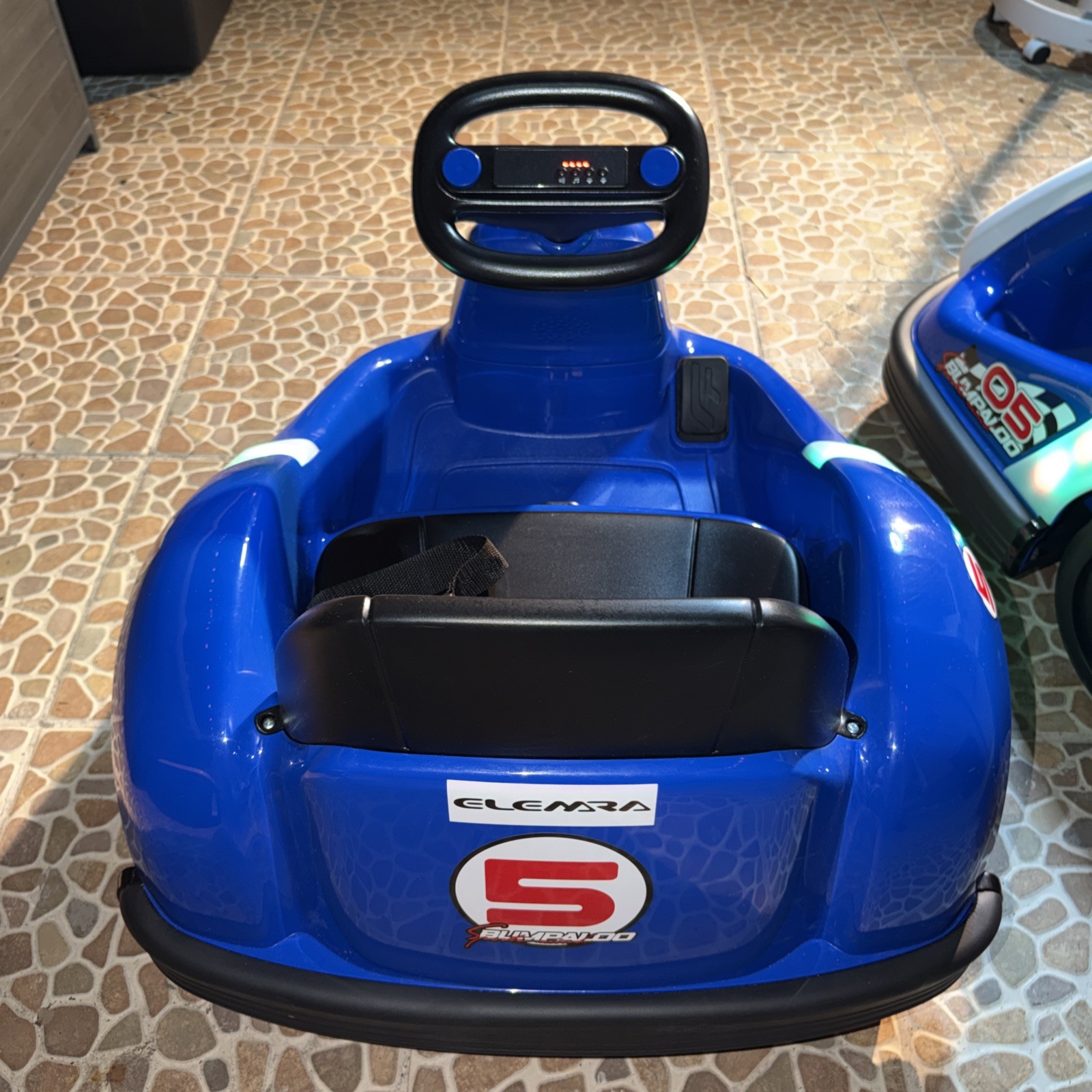 2 Bumper Cars For Kid From 3 To 8, 2.2 Mph Max. They Come With Remote & Charger.